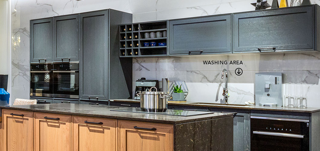 Transitional-Style-Red-Oak-Straight-Line-Kitchen-with-Island-PLCC18012 (4)