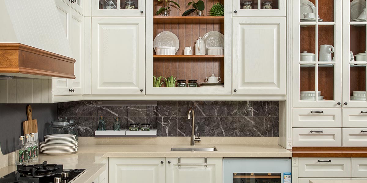 White-L-Shape-Solid-Wood-Kitchen-Cabinet-With-Island-PLCC19102 (3)