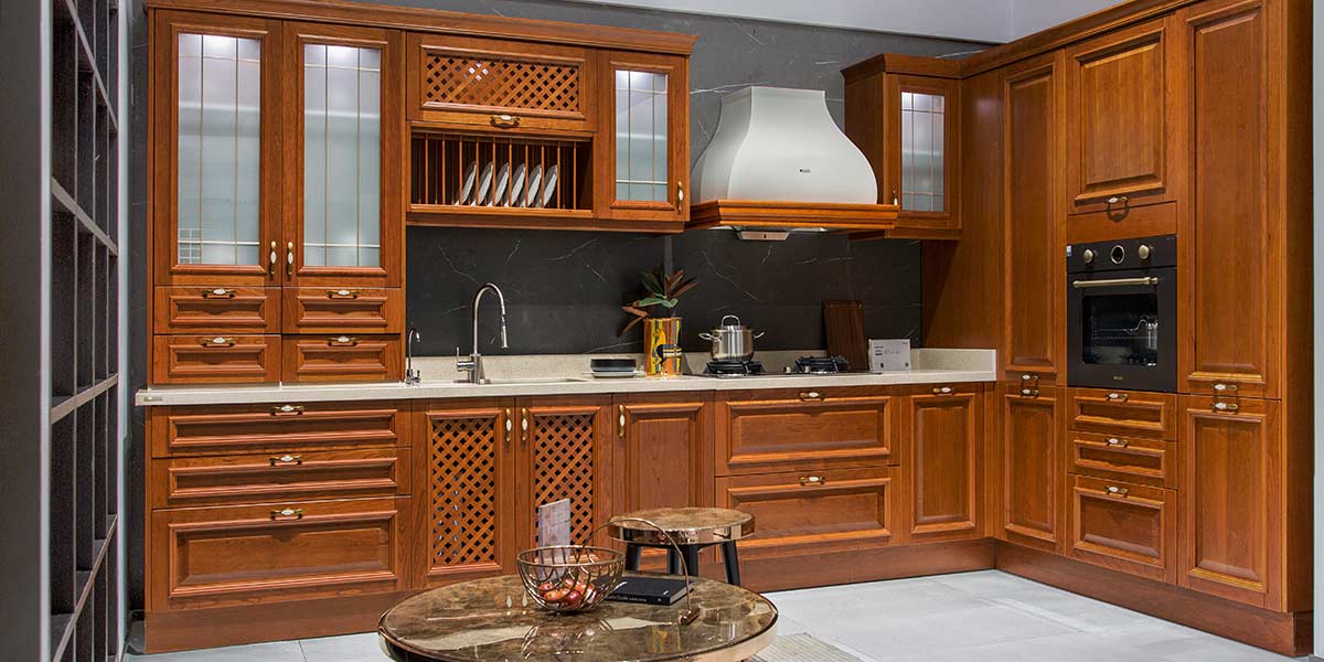 Traditional-Neutral-Shades-Solid-Wood-Kitchen-PLCC19132(2)